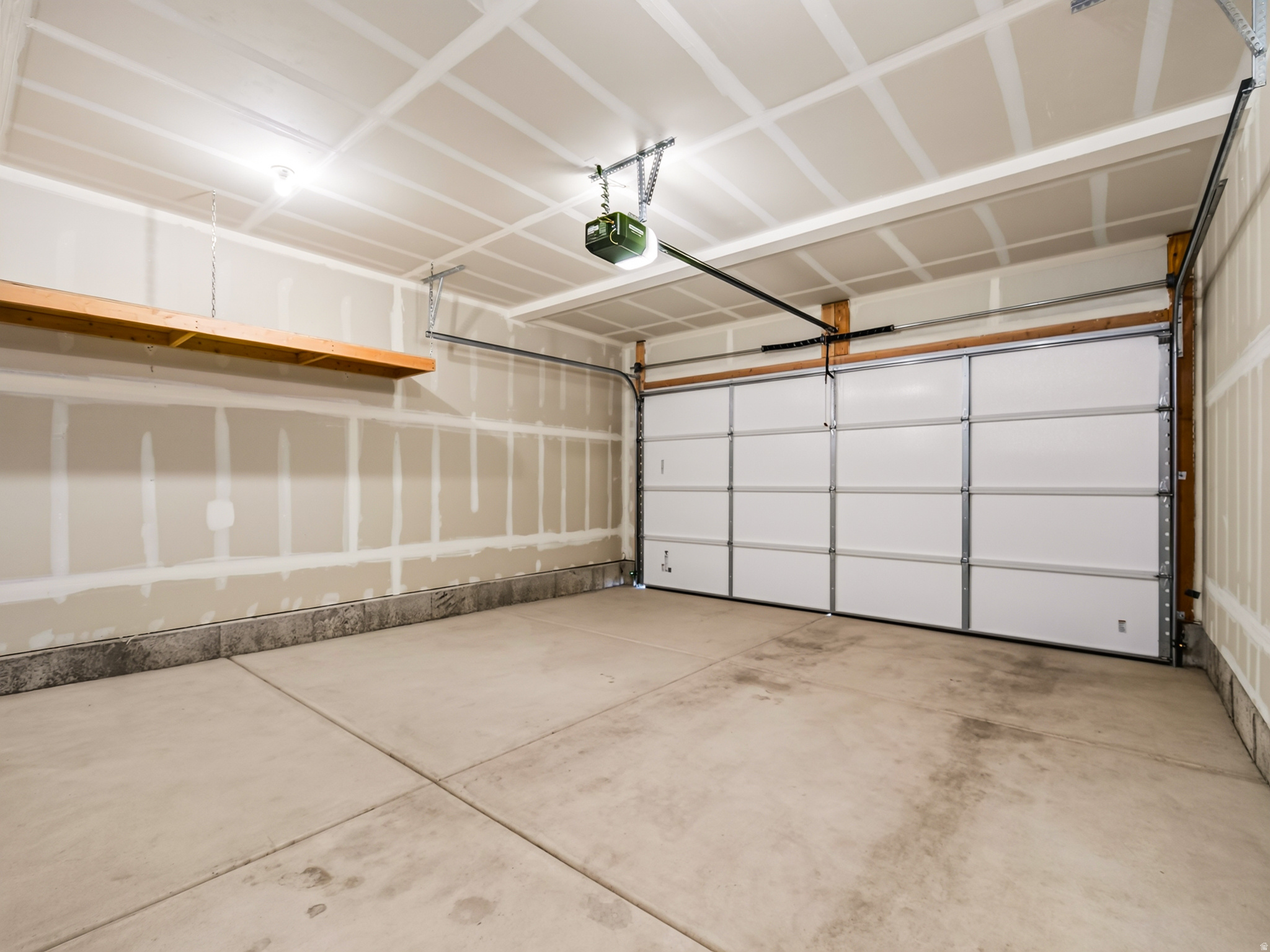main property photo 50