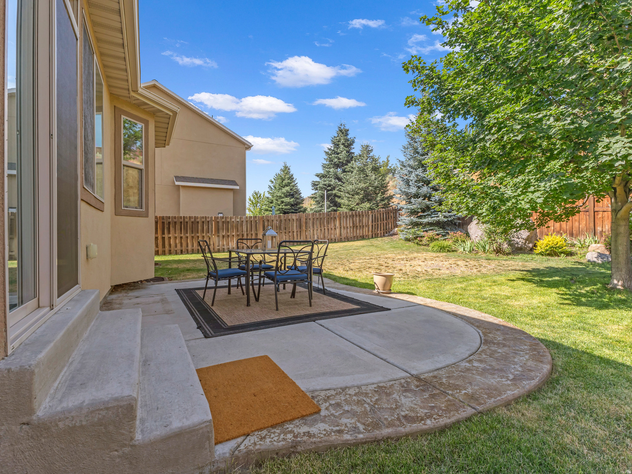 main property photo 28