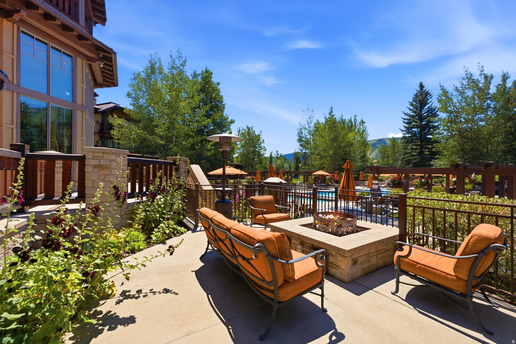main property photo 25