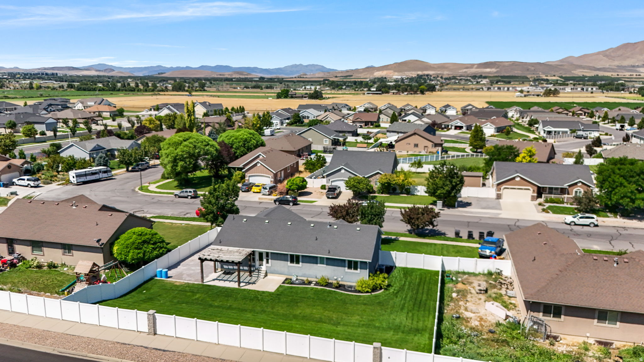 main property photo 20