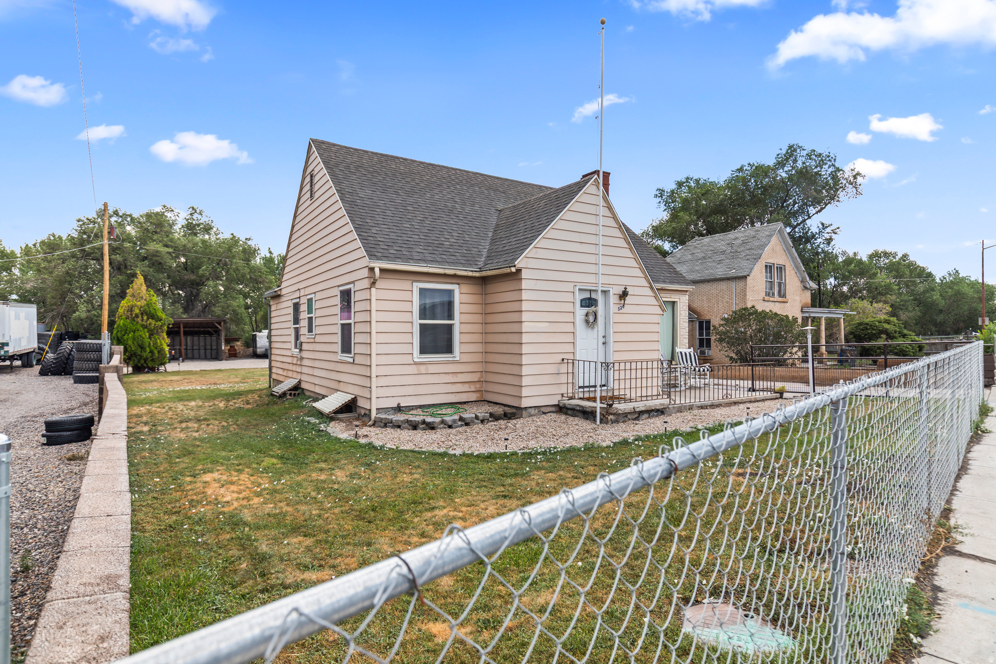 main property photo 2