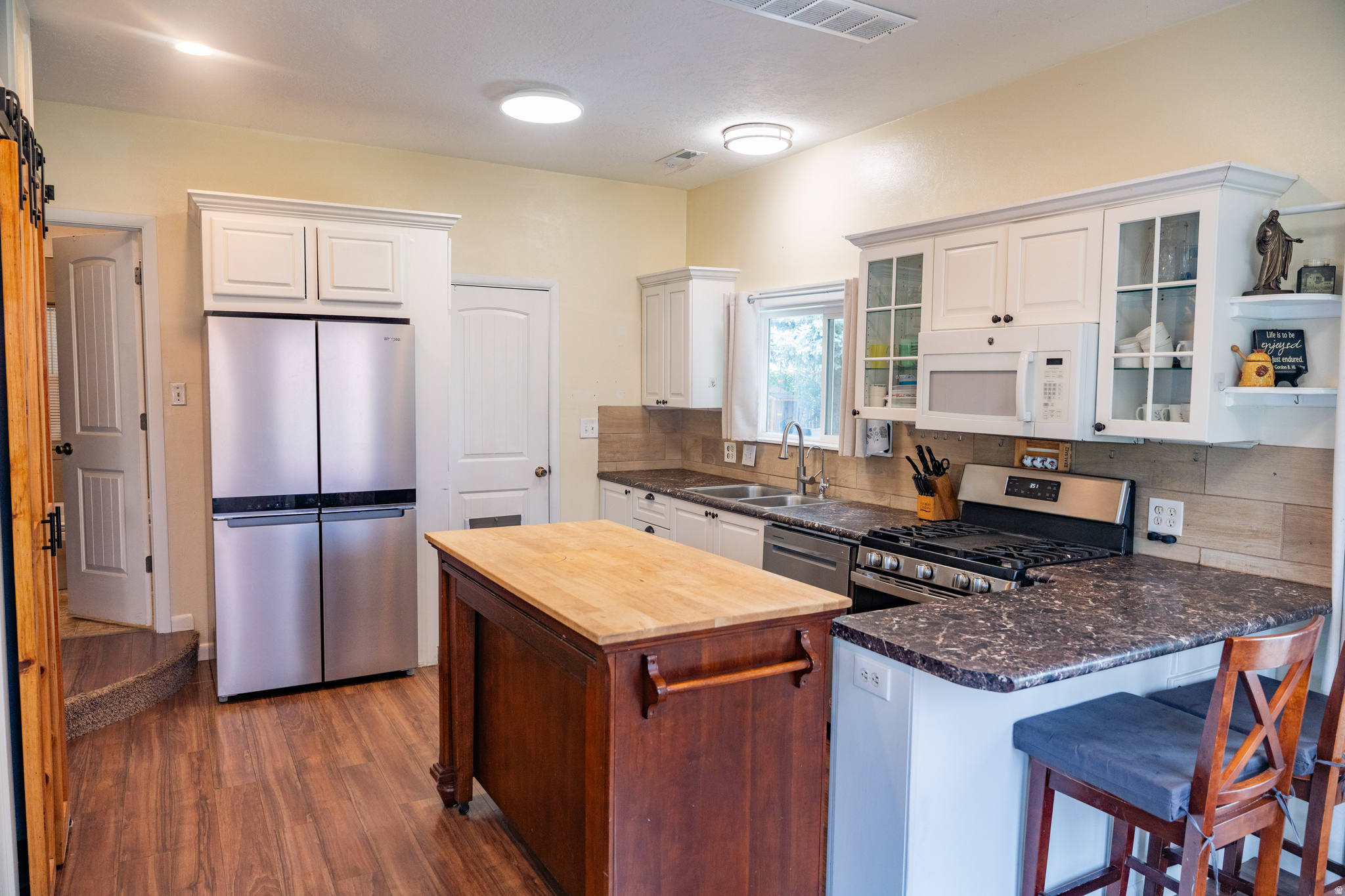main property photo 7