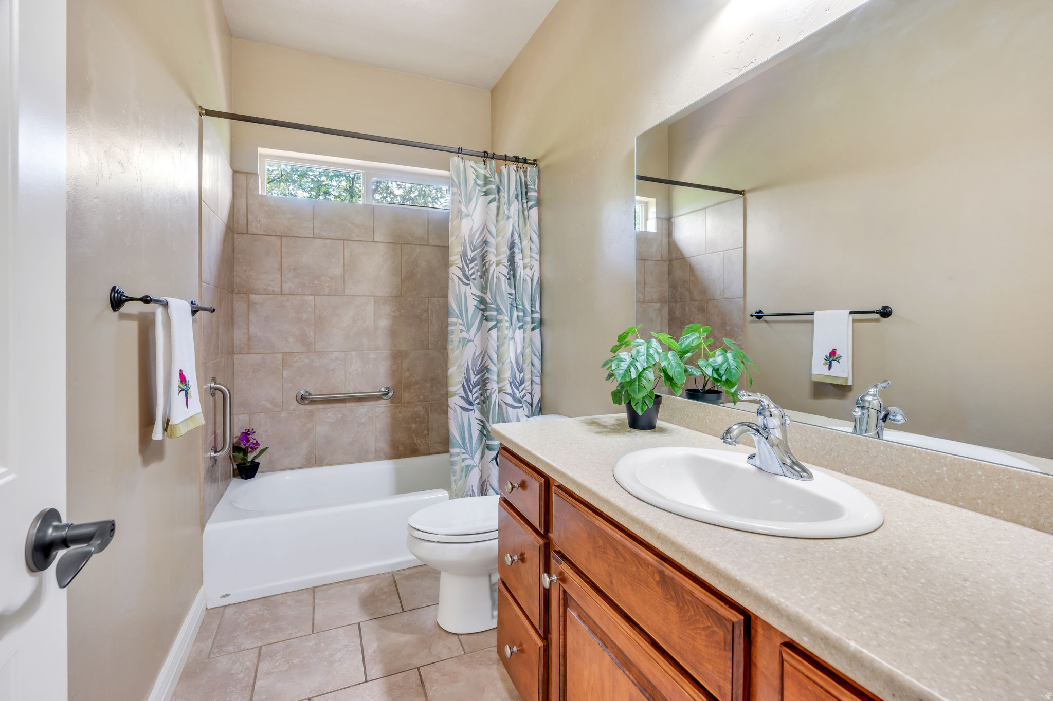 main property photo 15