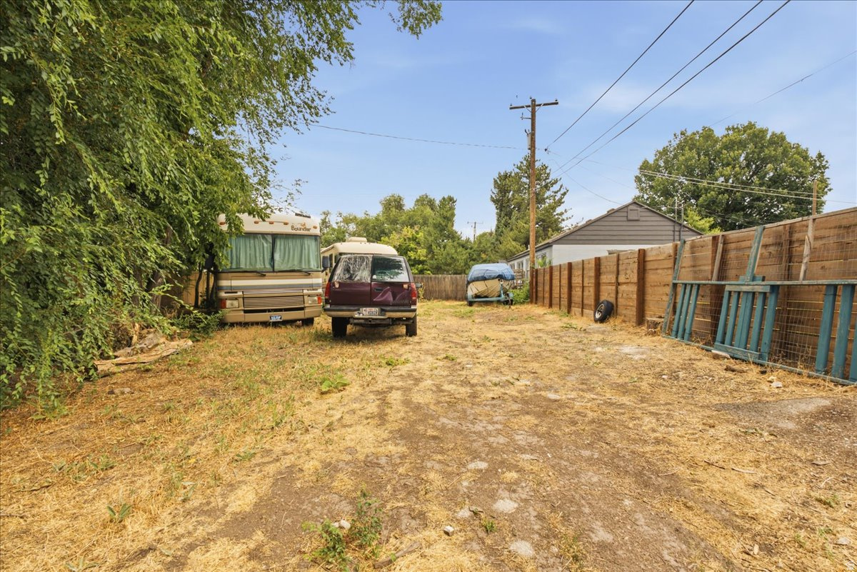 main property photo 50