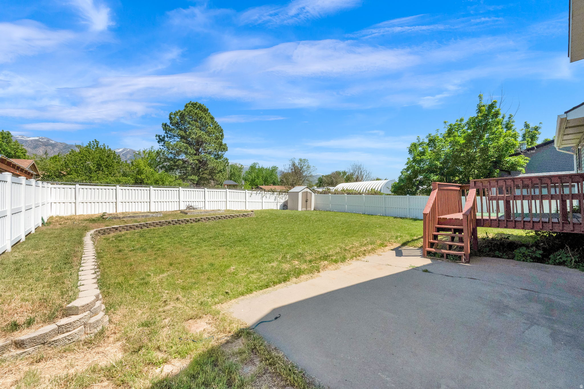 main property photo 25