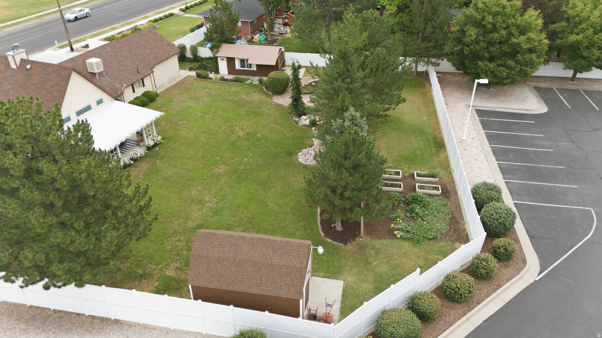 main property photo 30