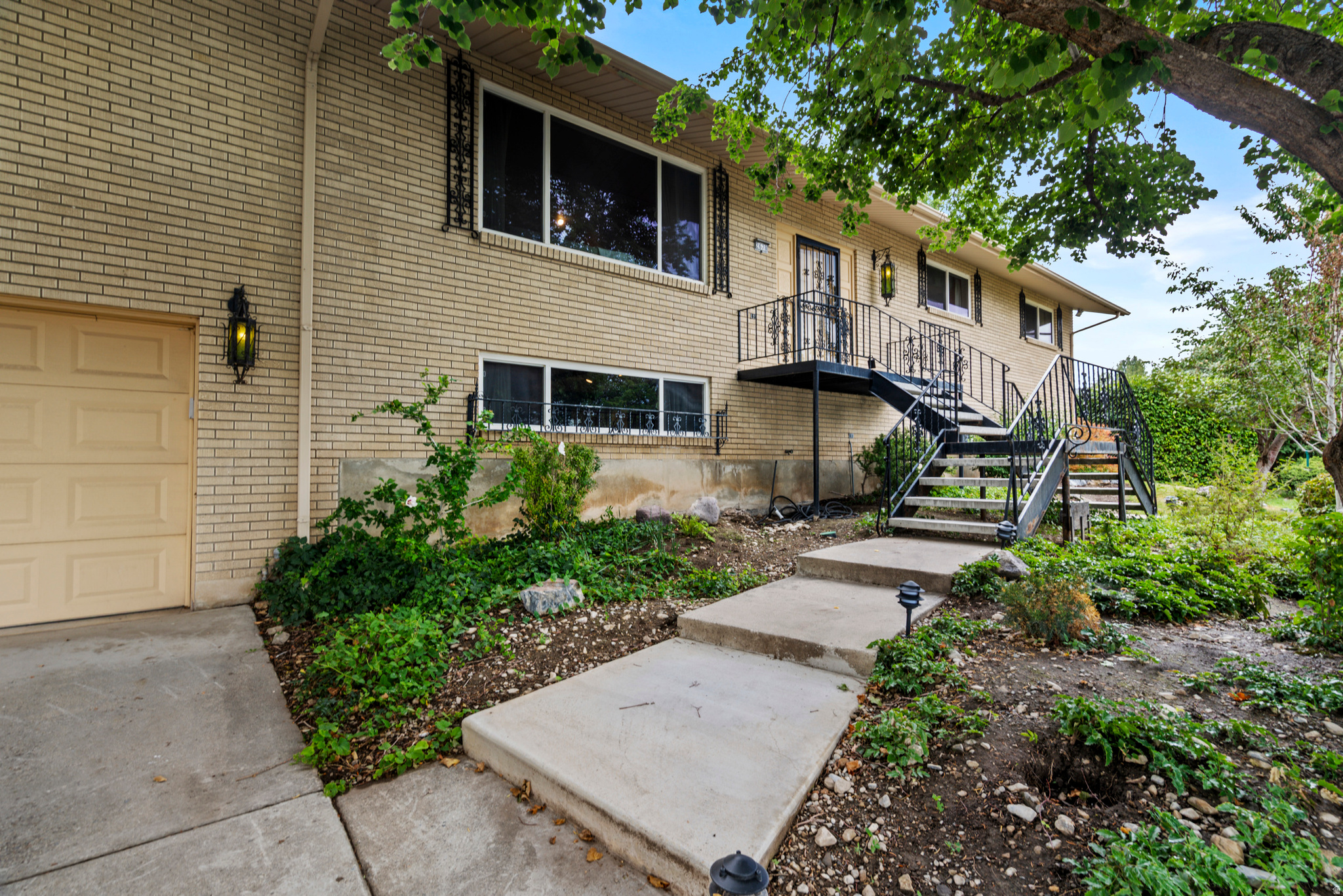 main property photo 50