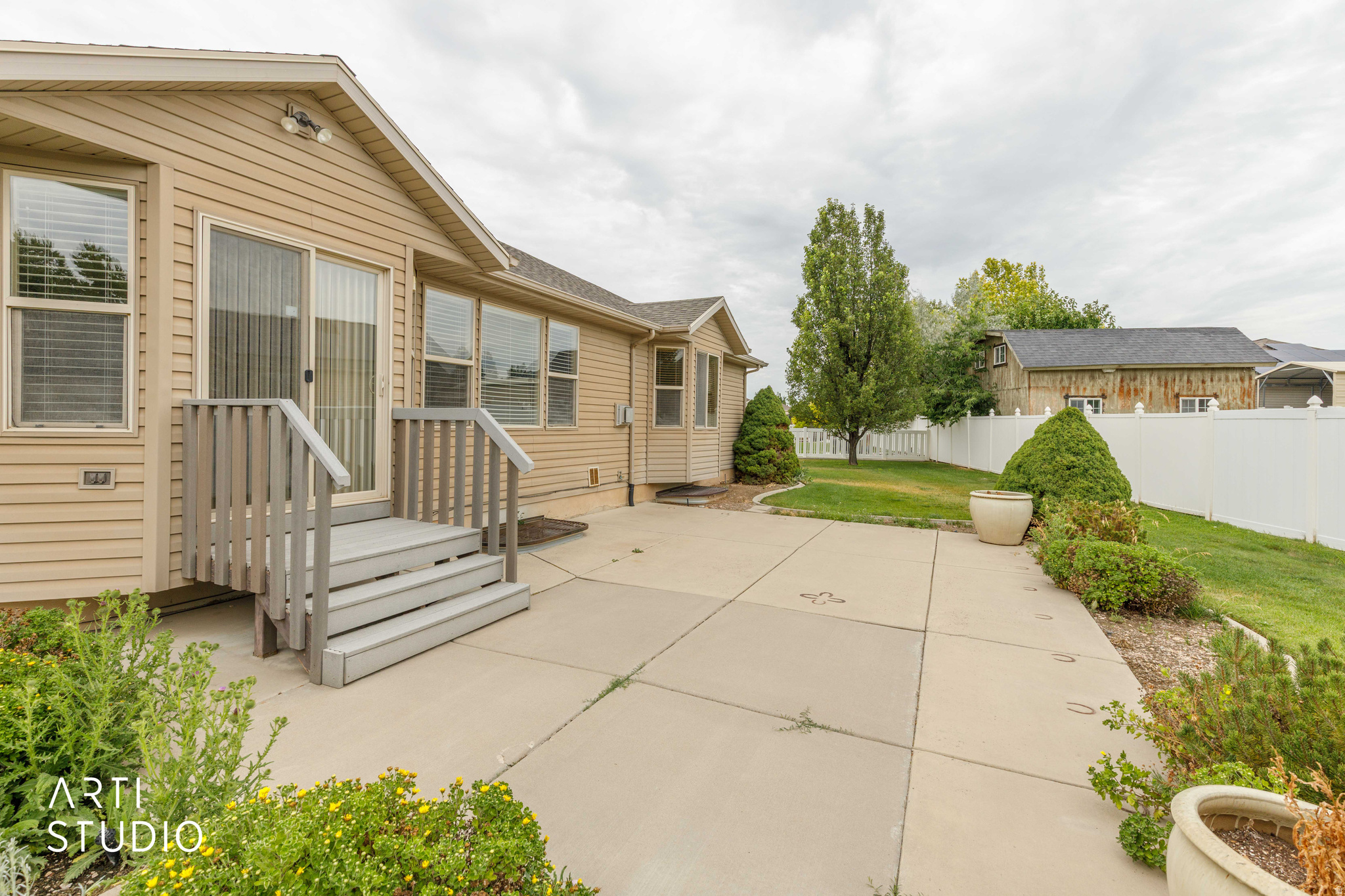 main property photo 40