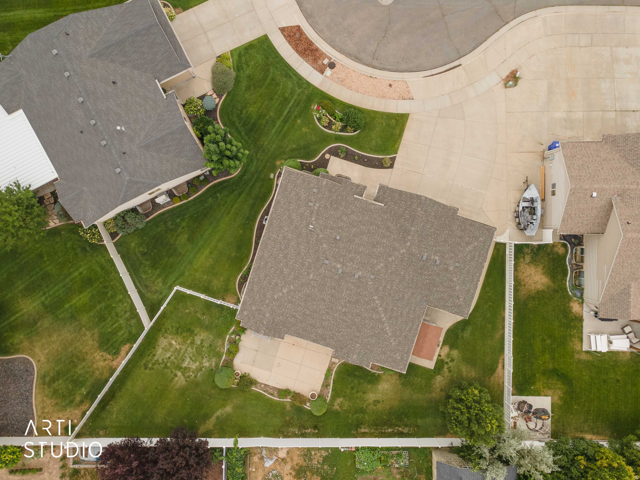 main property photo 45