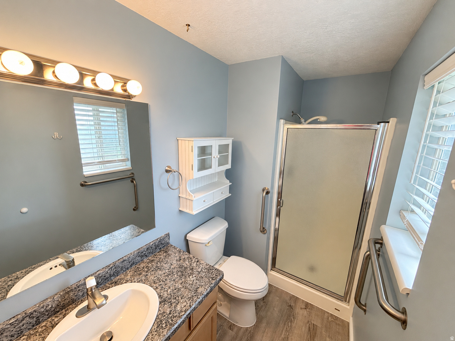 main property photo 16