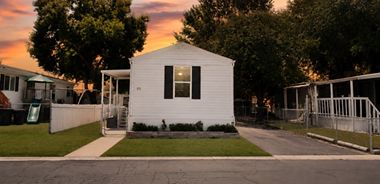 image of property with 3 Bed | 1 Bath | 840 Sqft
