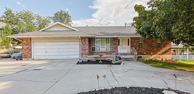image of property with 4 Bed | 3 Bath | 2,964 Sqft
