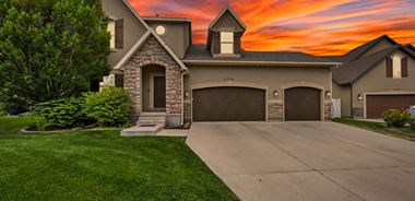 image of property with 6 Bed | 4 Bath | 3,885 Sqft