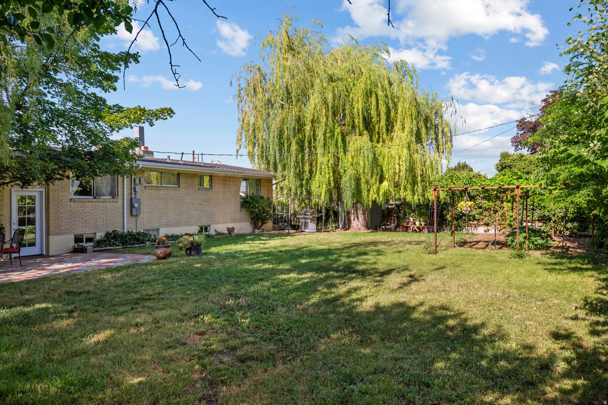 main property photo 31