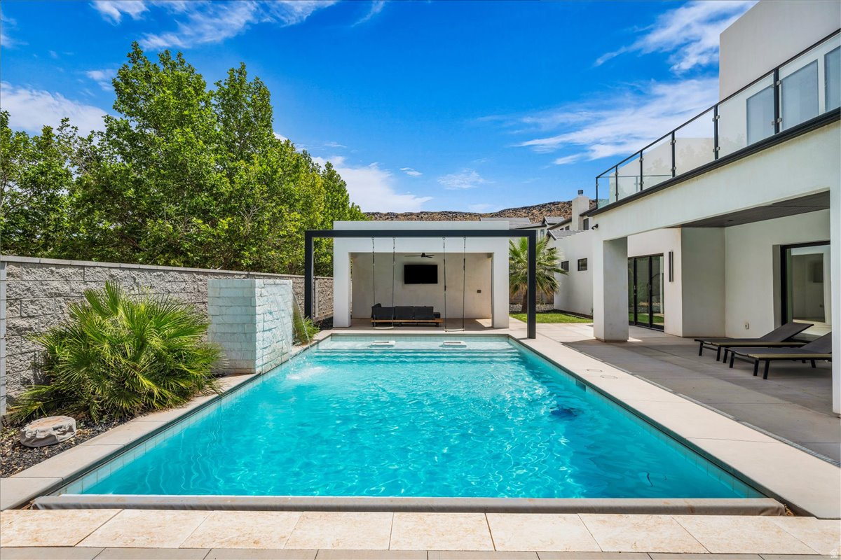 main property photo 26
