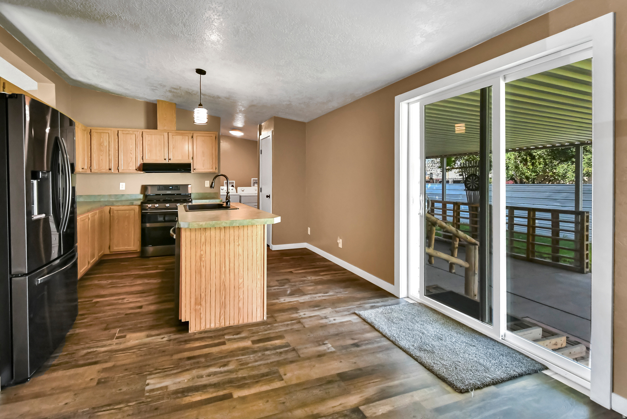 main property photo 9