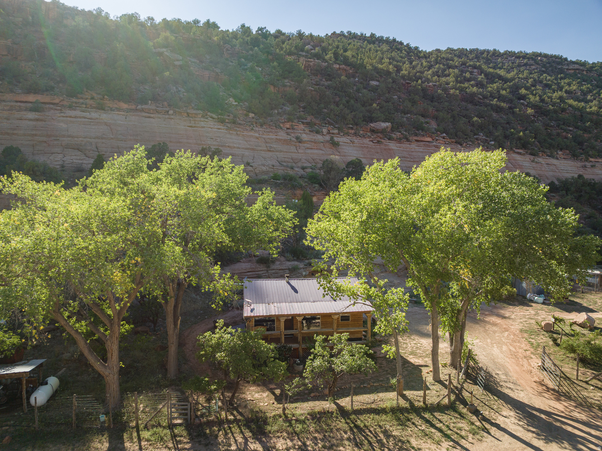 main property photo 9