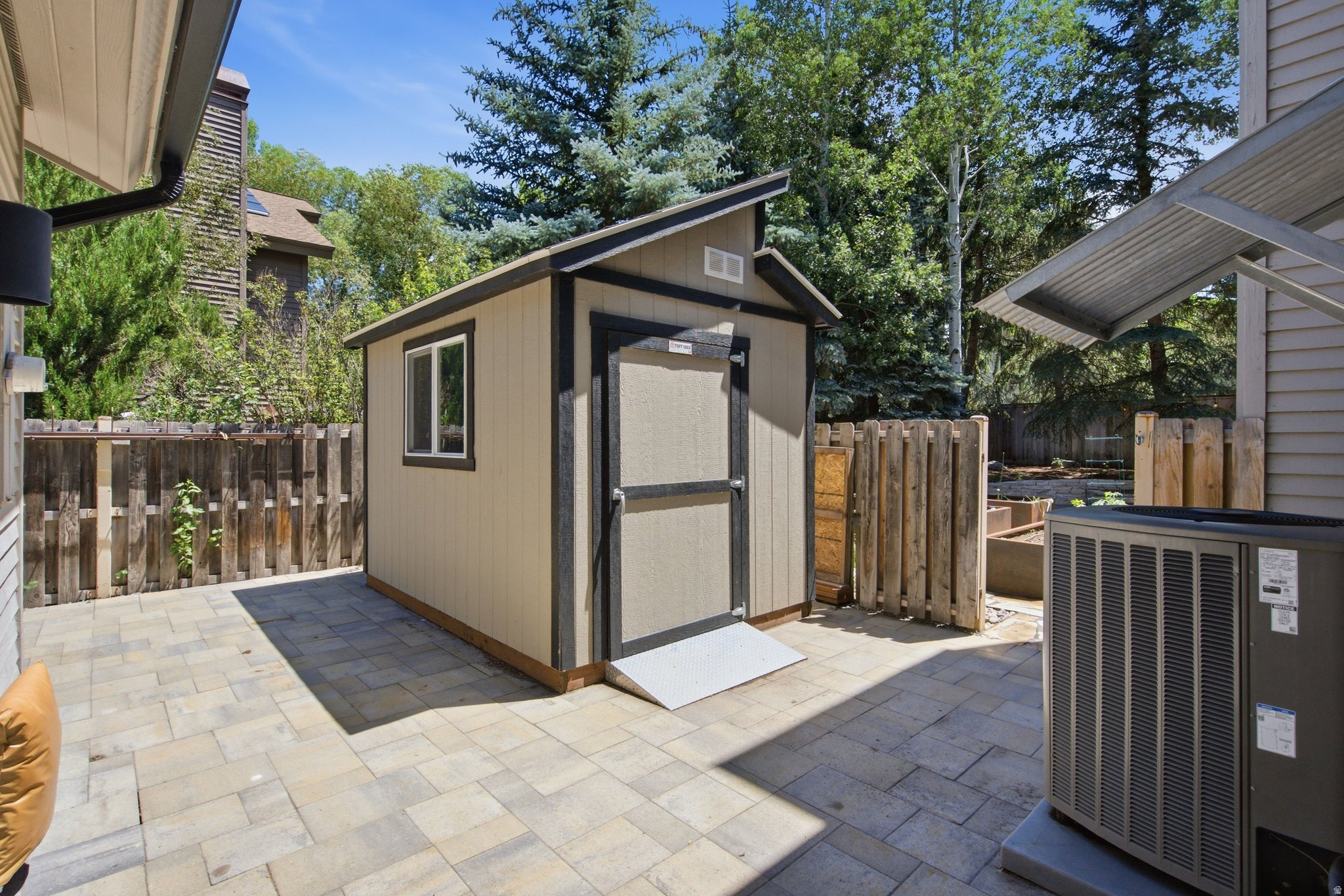 main property photo 89