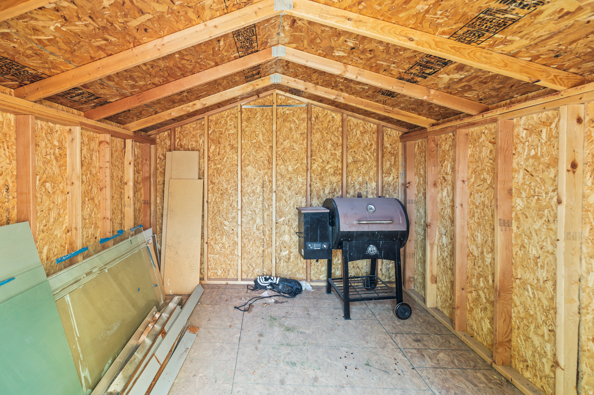 main property photo 37