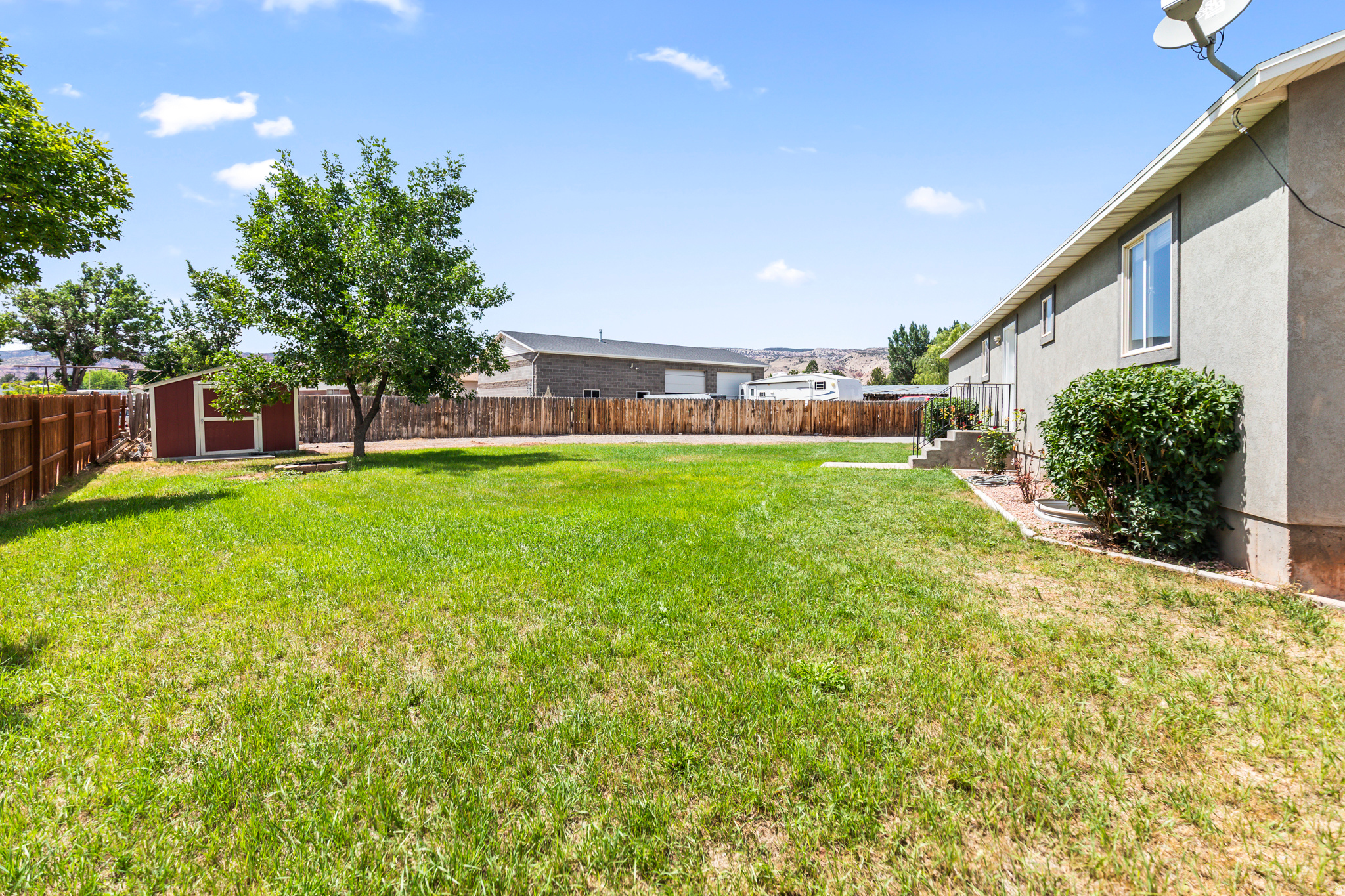 main property photo 40