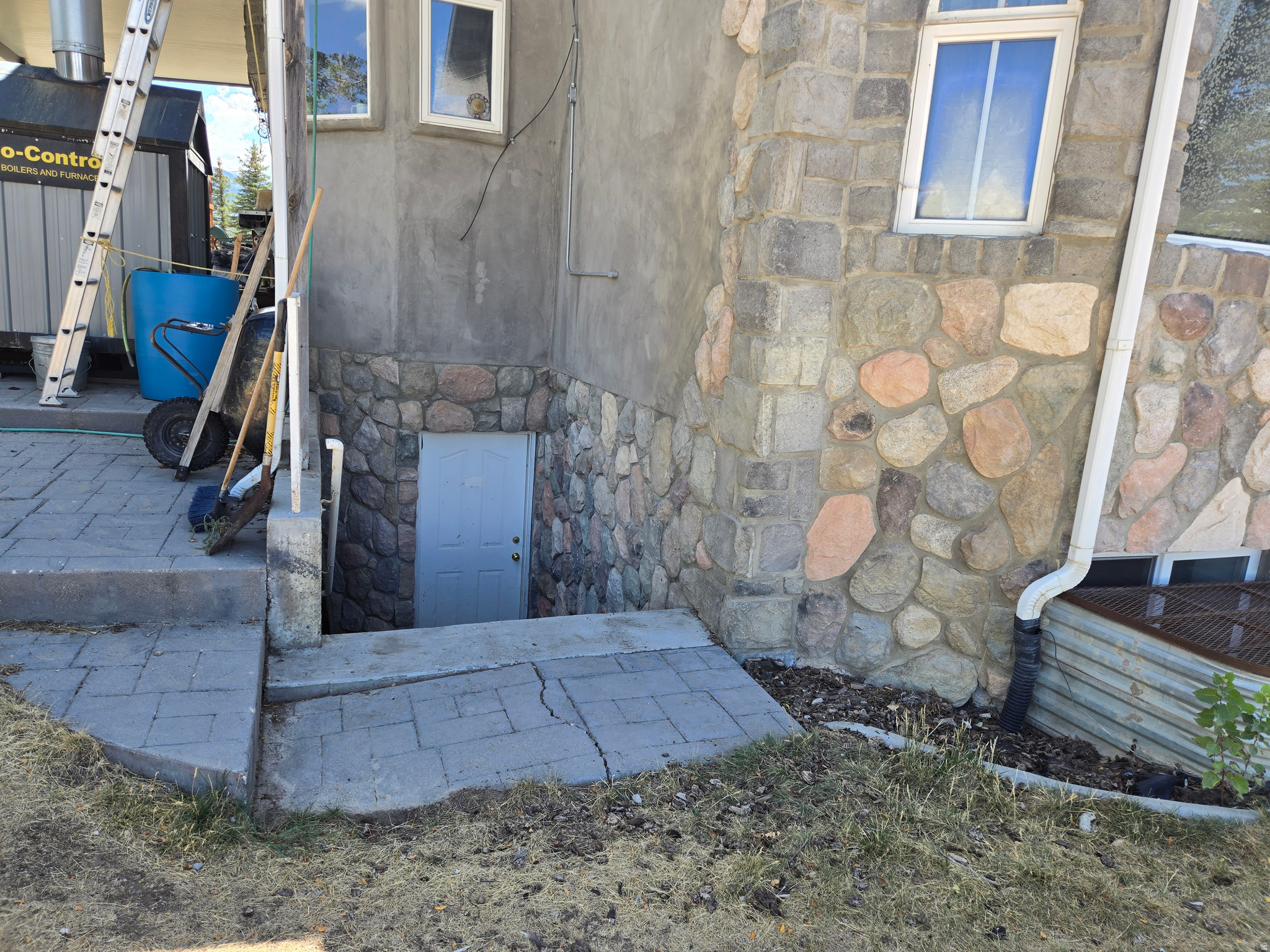 main property photo 16