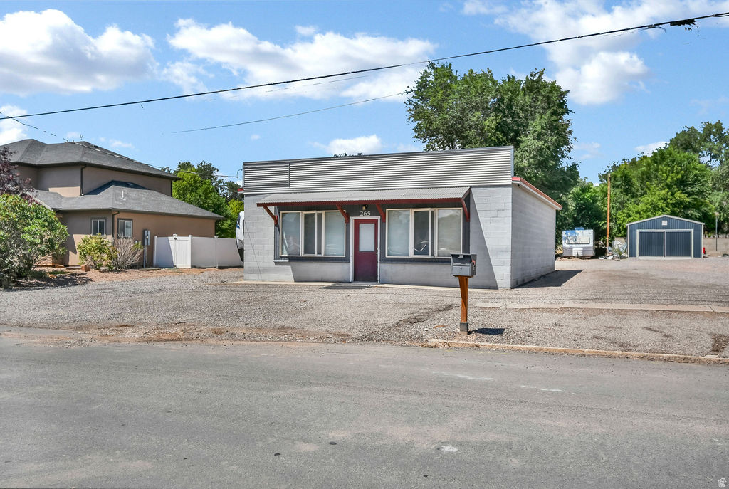 main property photo 7