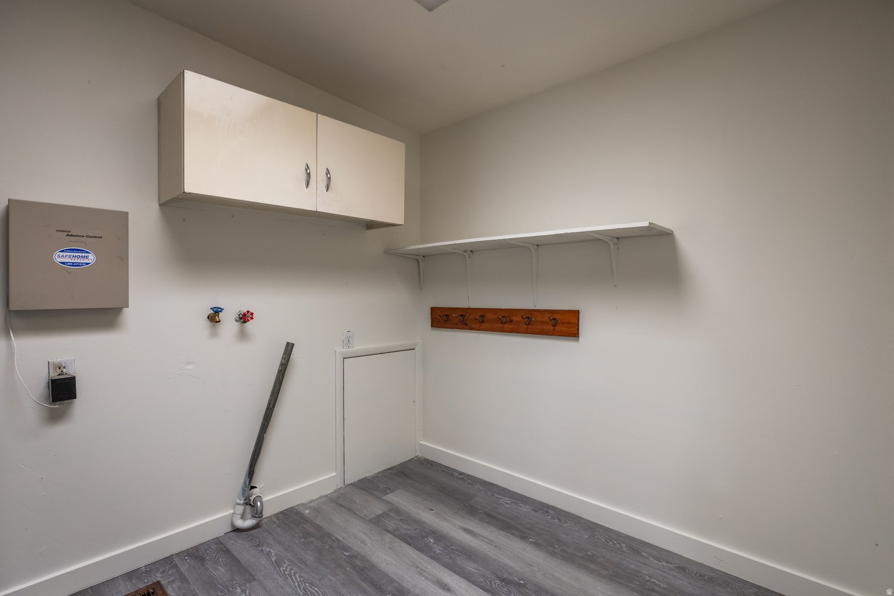 main property photo 23