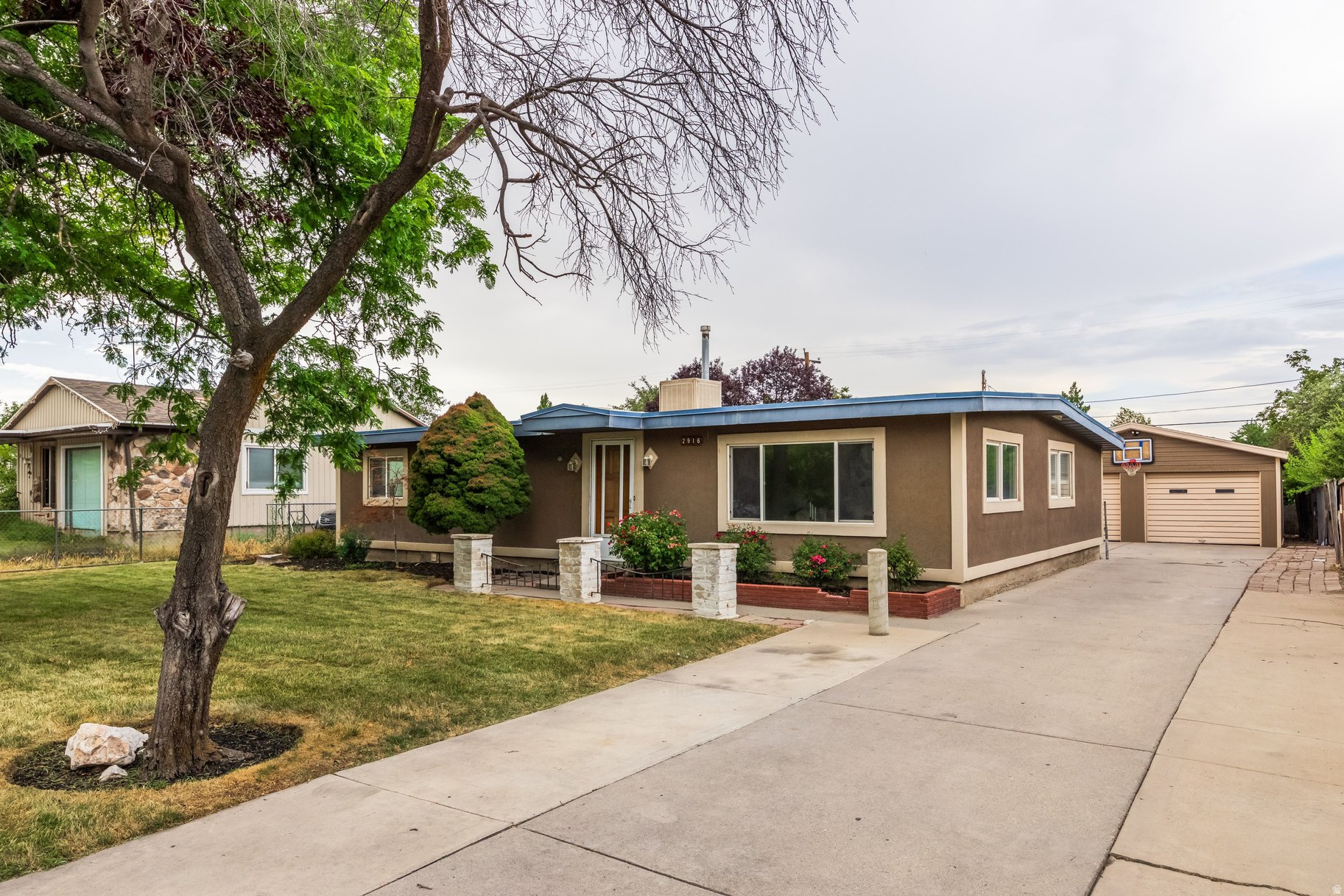 main property photo 32