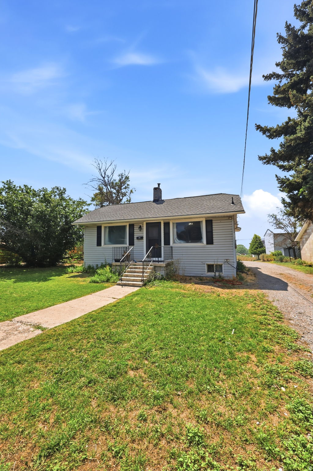 main property photo 6