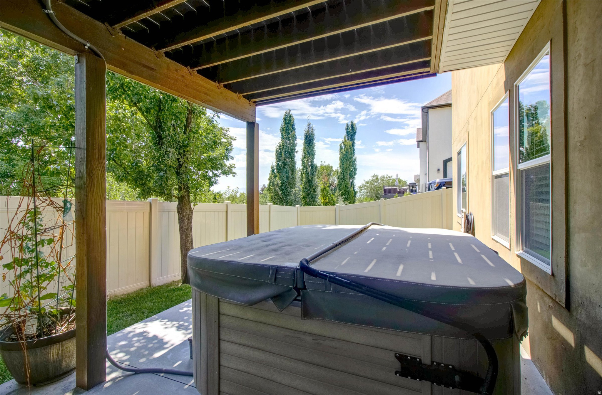 main property photo 50