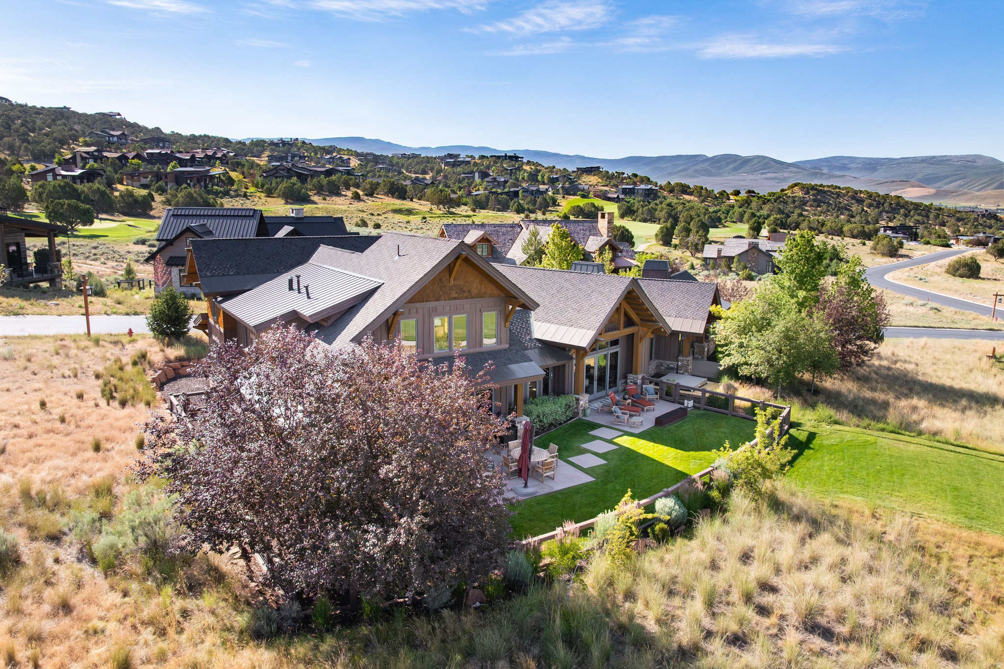 main property photo 30