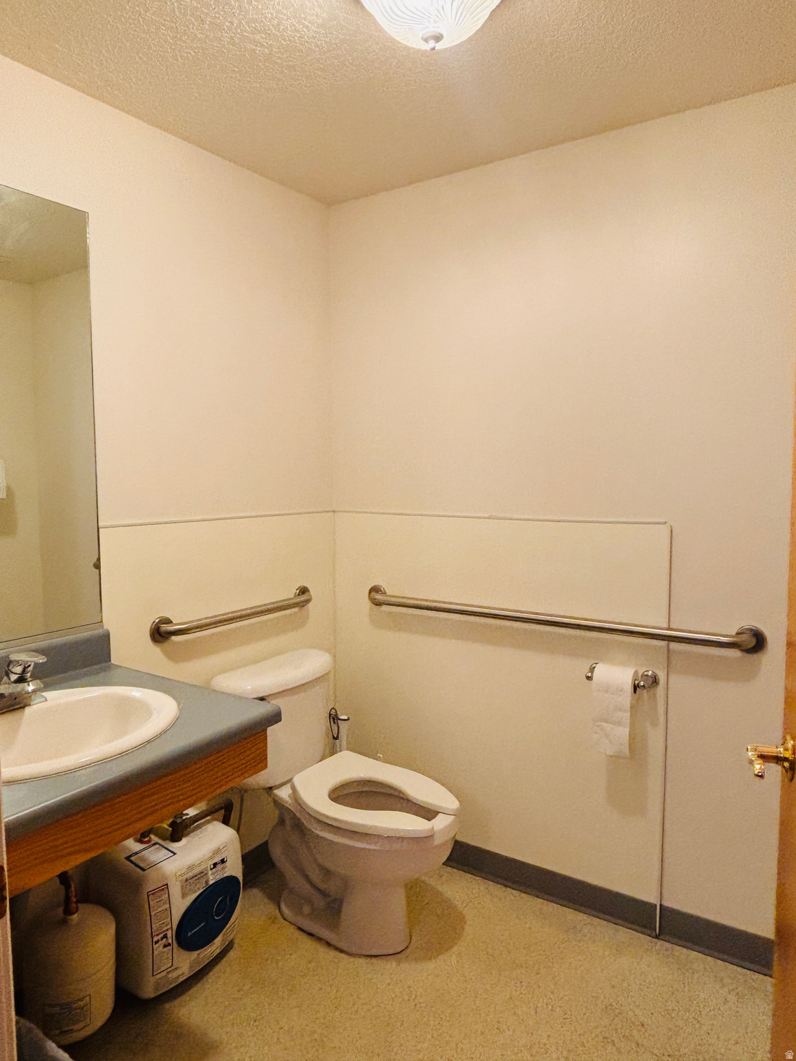 main property photo 10
