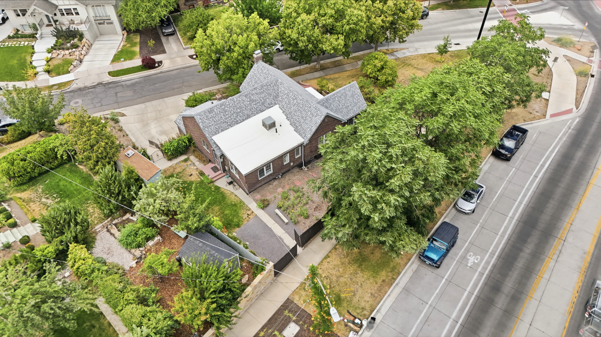 main property photo 33