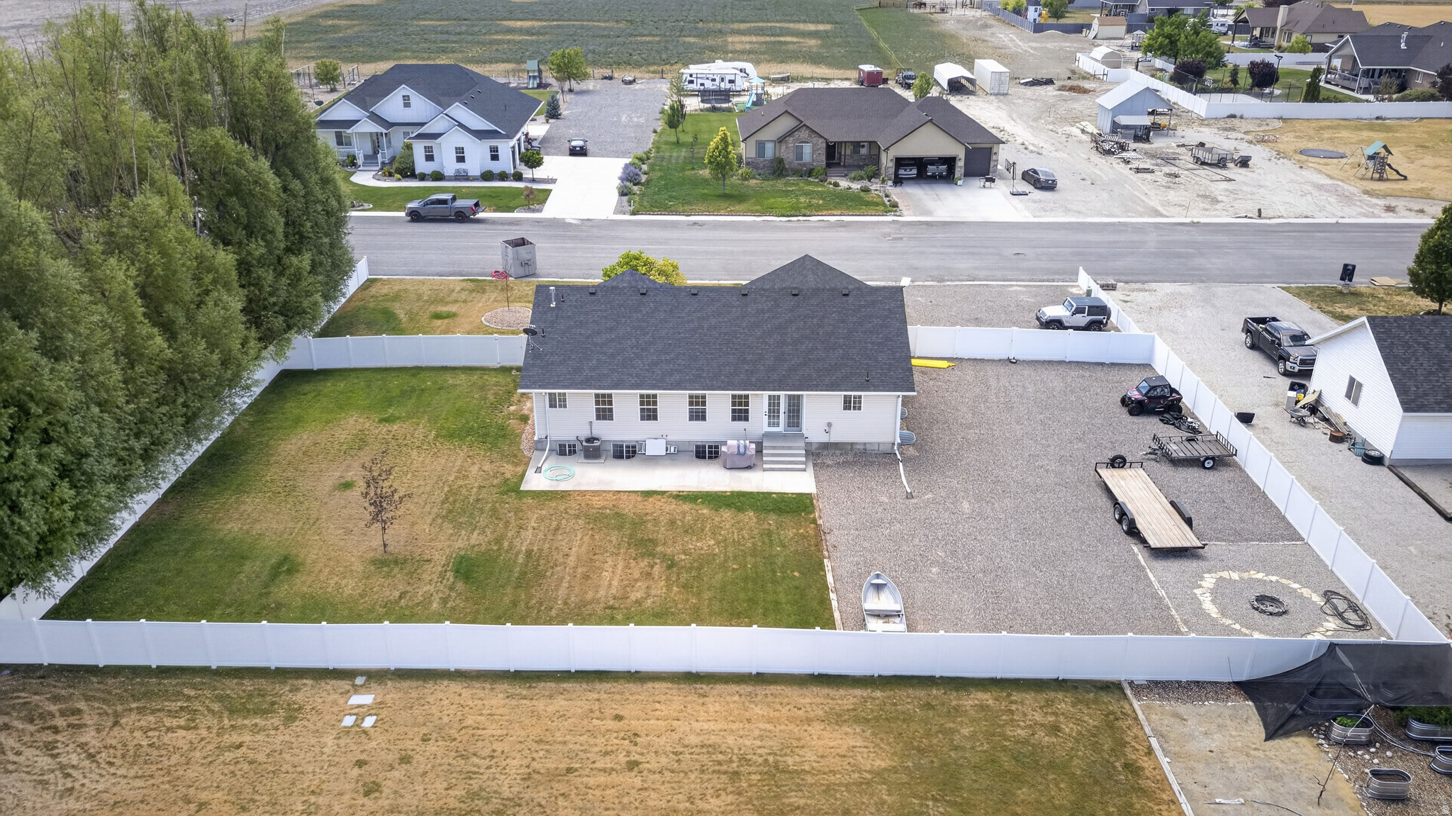 main property photo 46