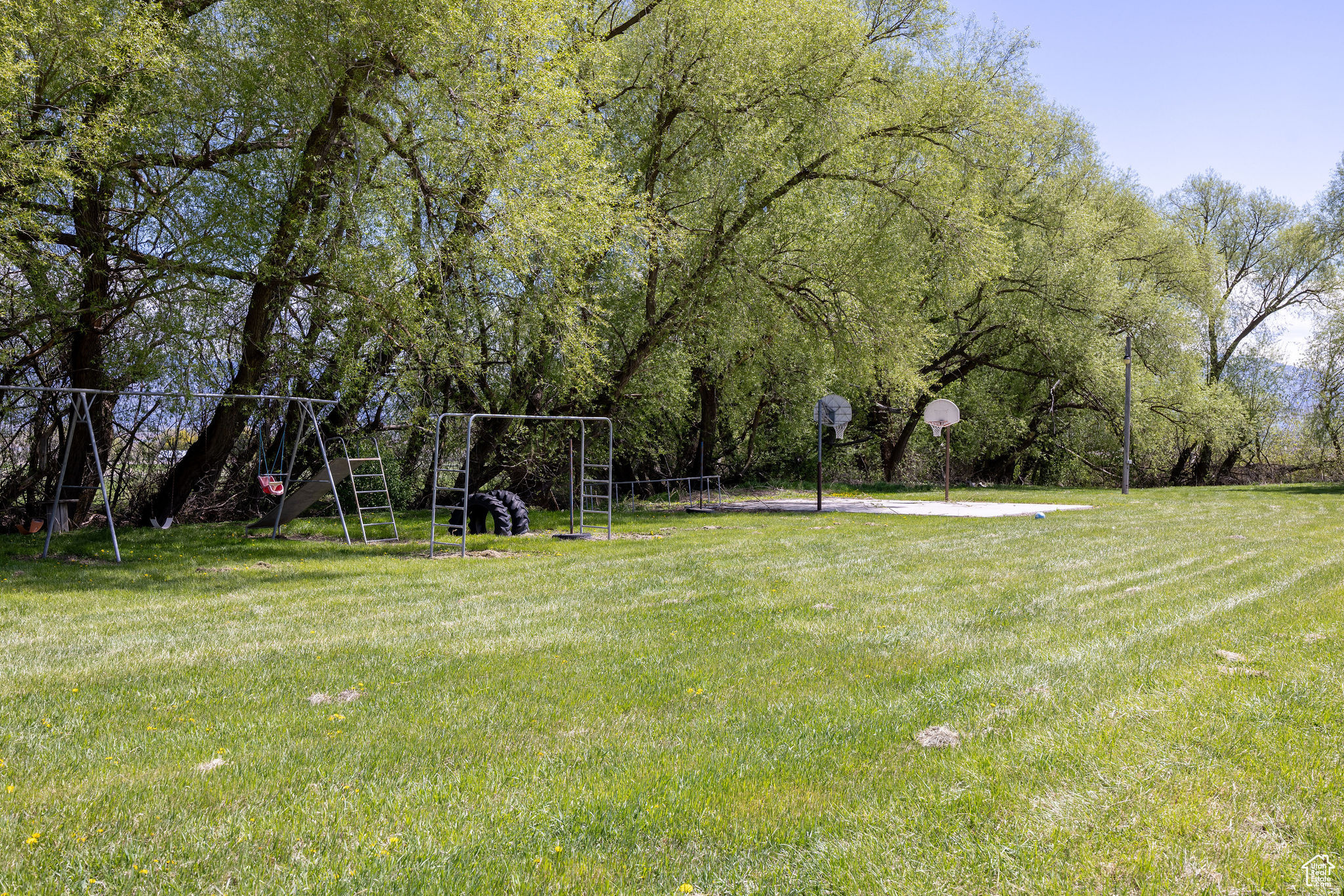 main property photo 5