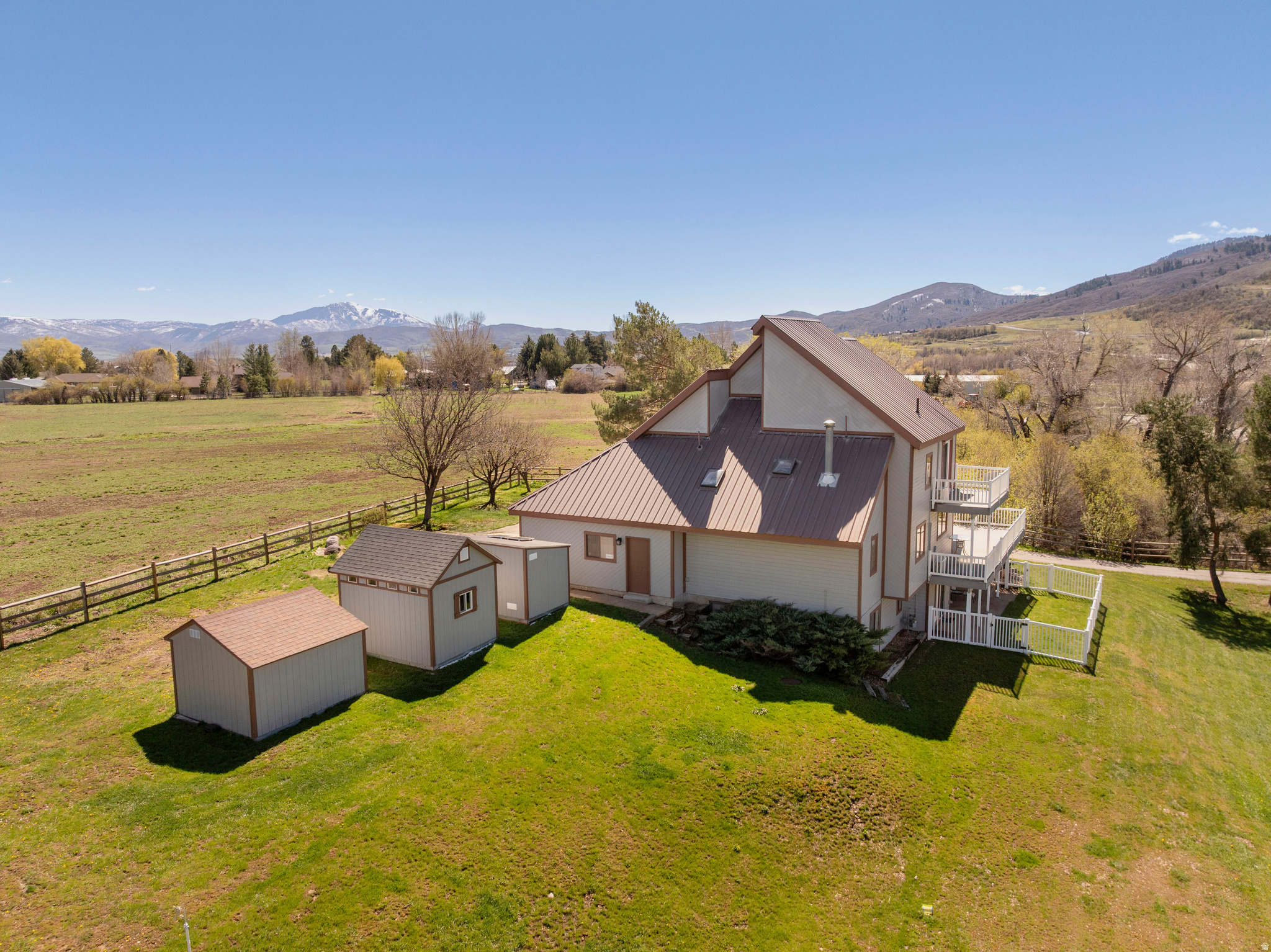 main property photo 19