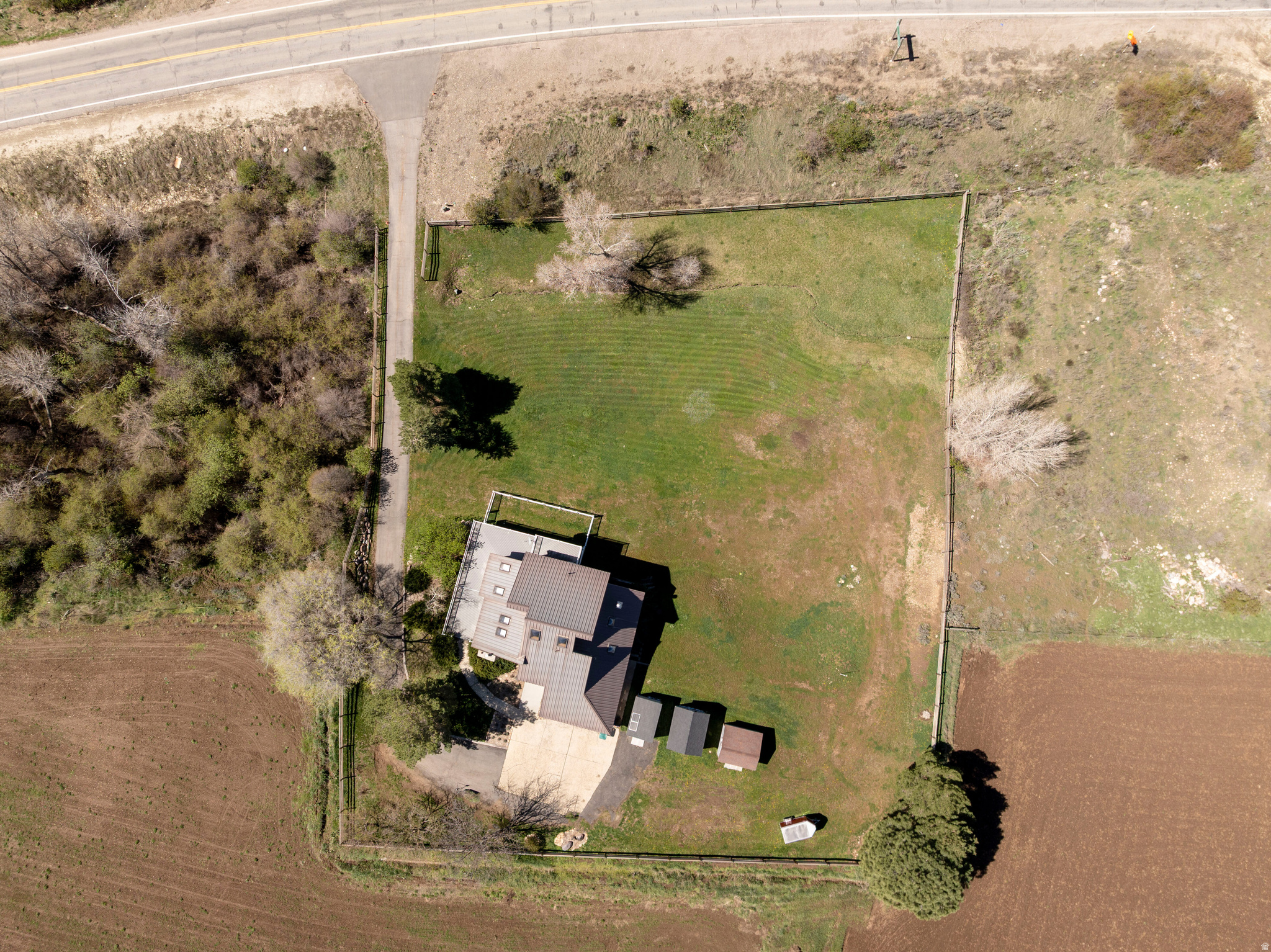 main property photo 23