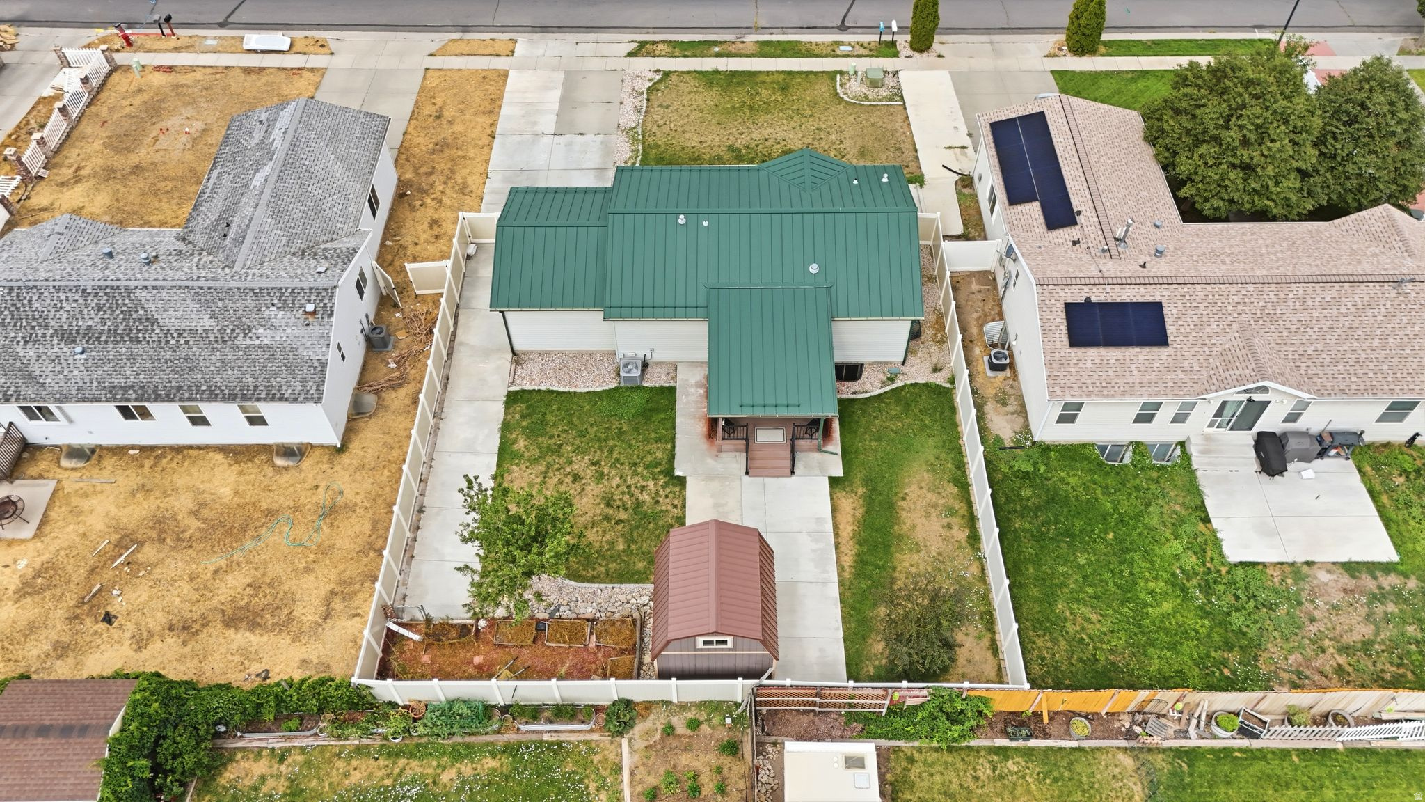 main property photo 37
