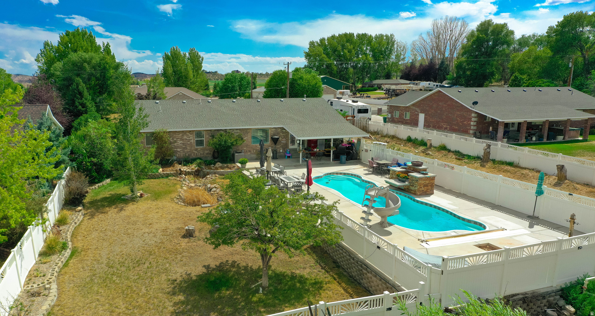 main property photo 47