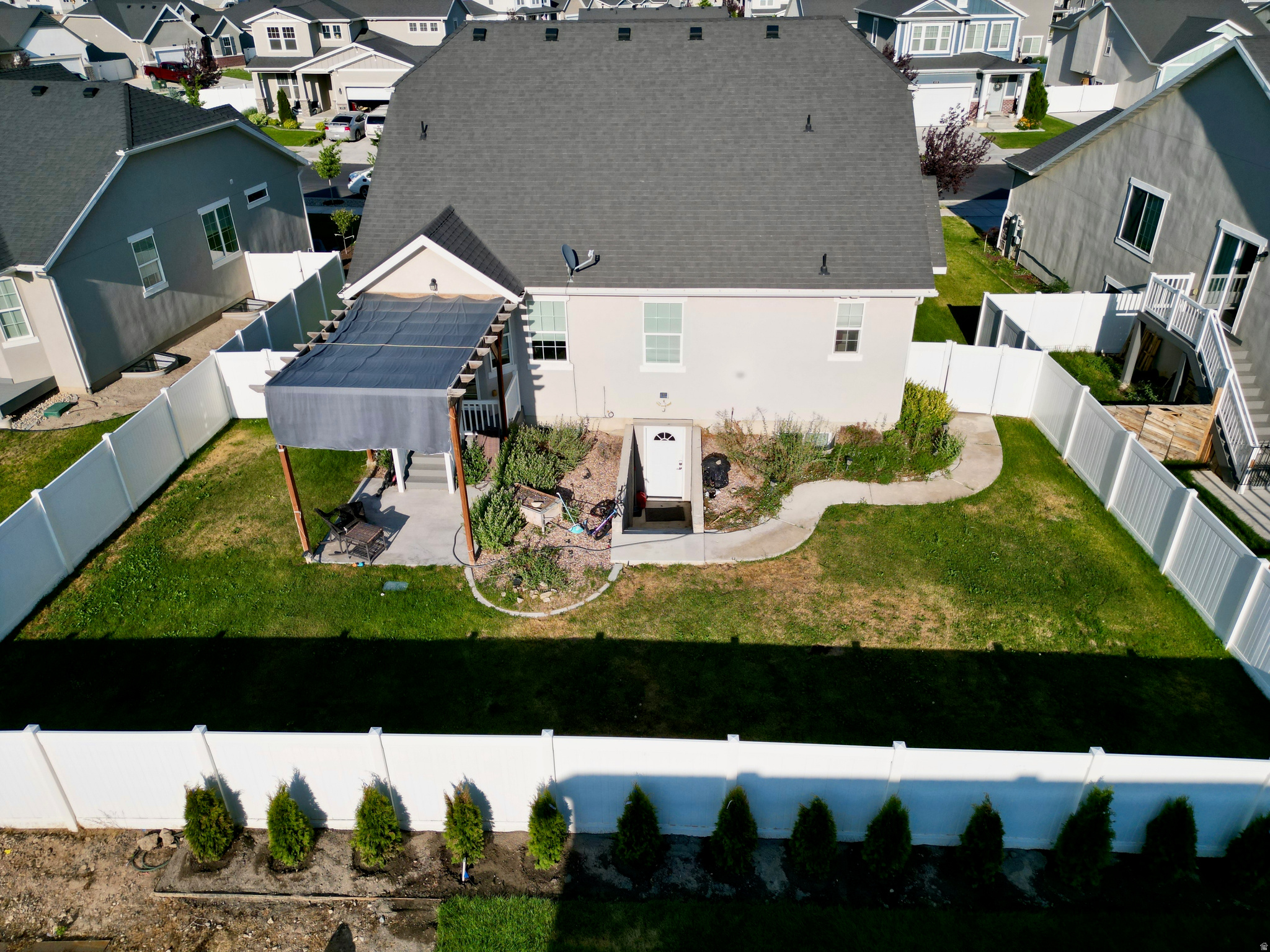 main property photo 27