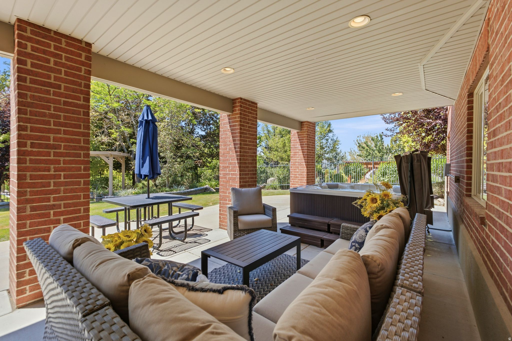 main property photo 50