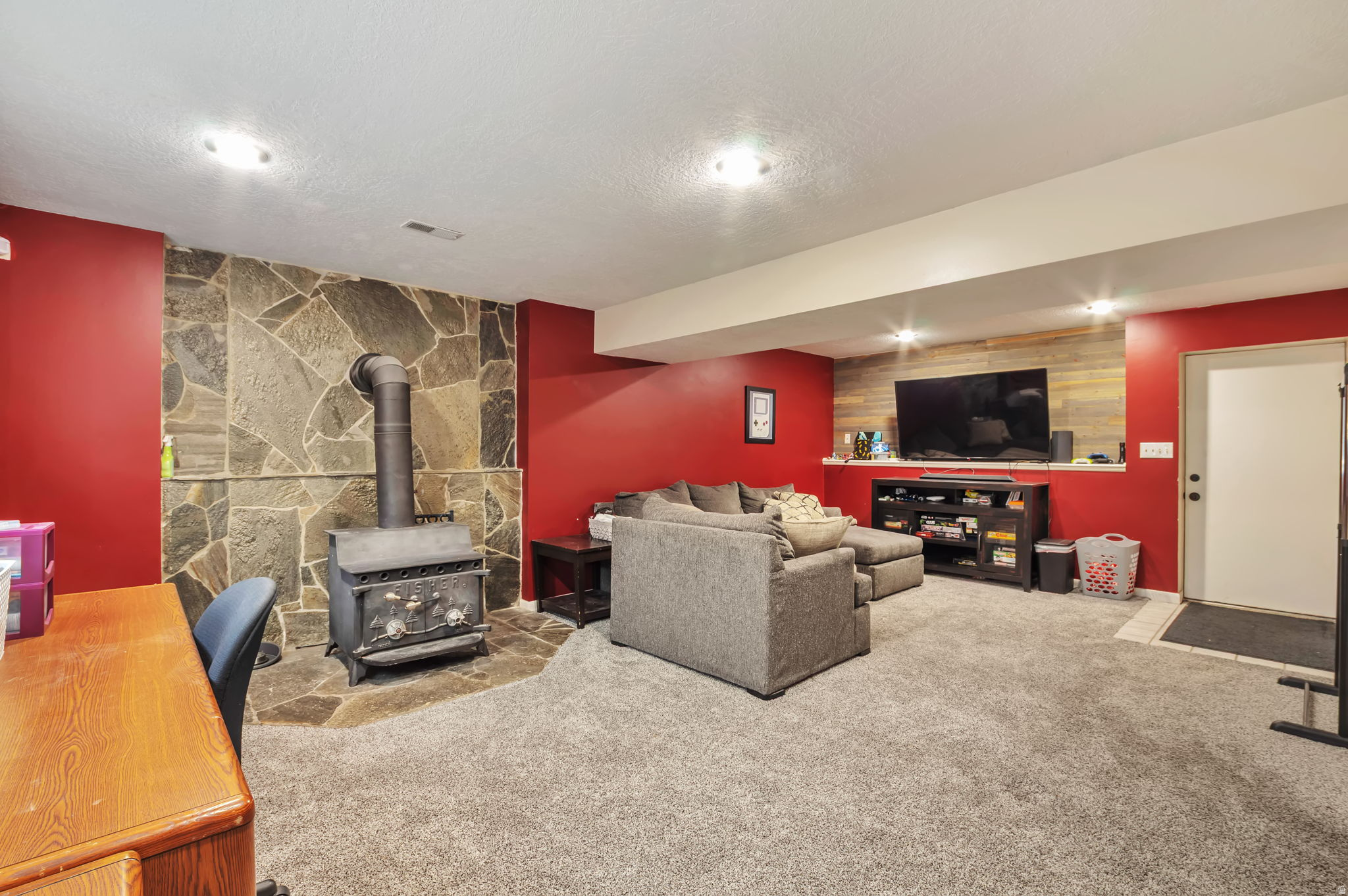 main property photo 17