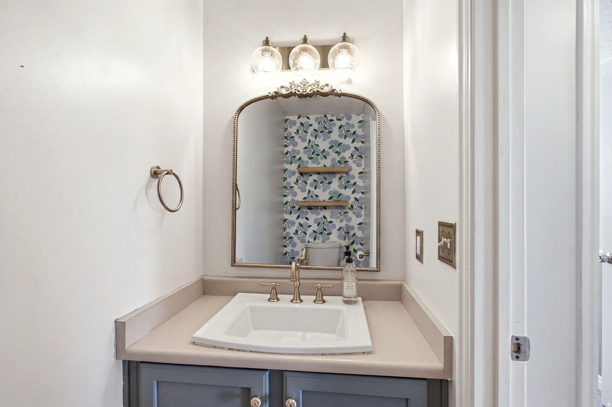 main property photo 19