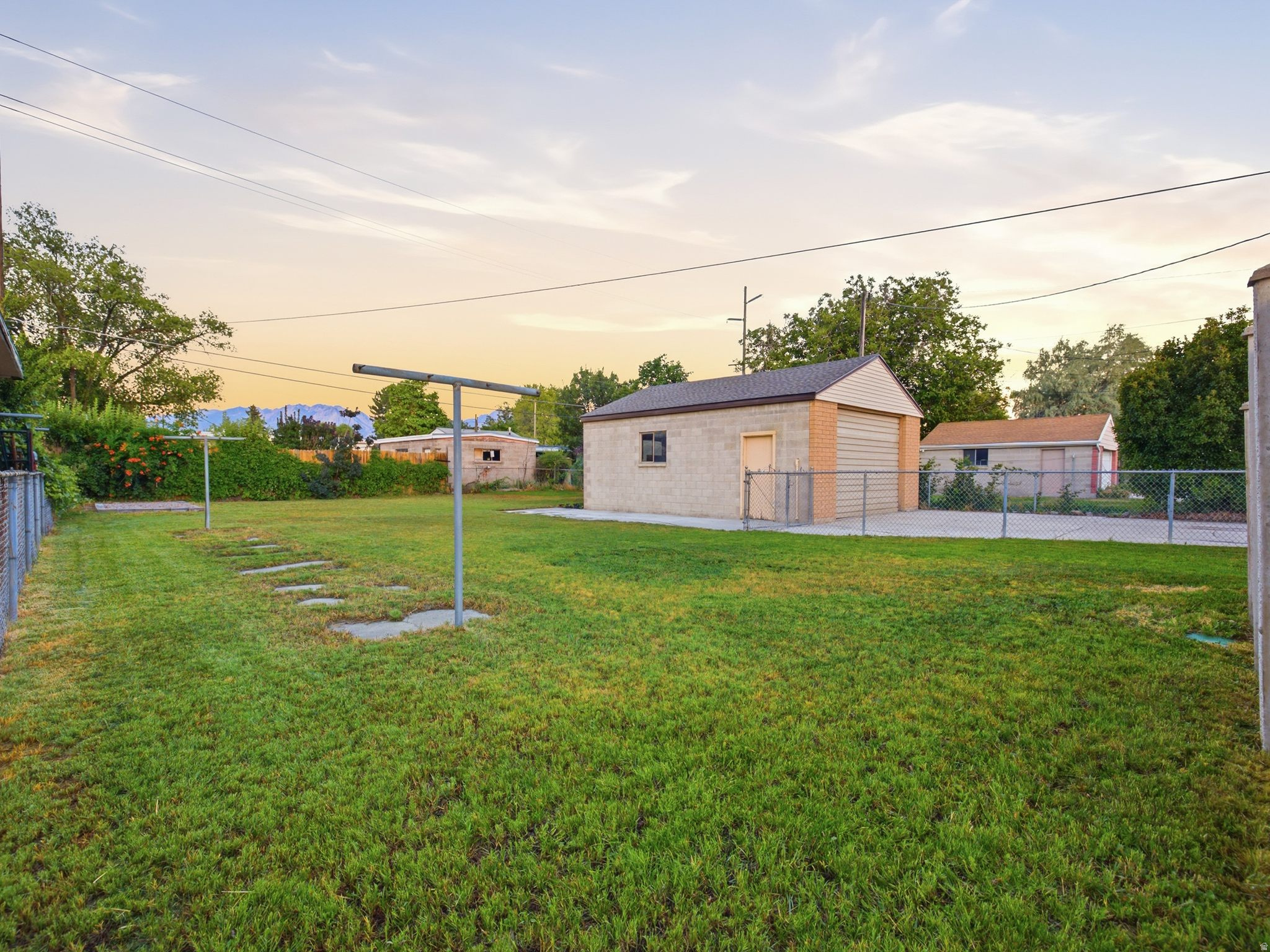 main property photo 16