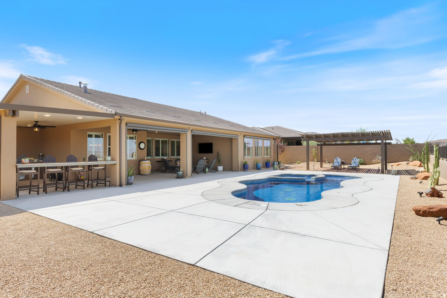 main property photo 45