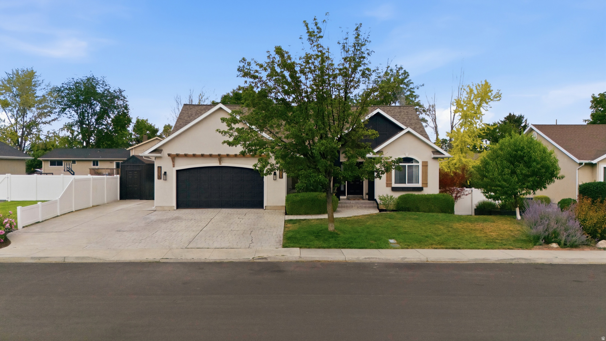 main property photo 50