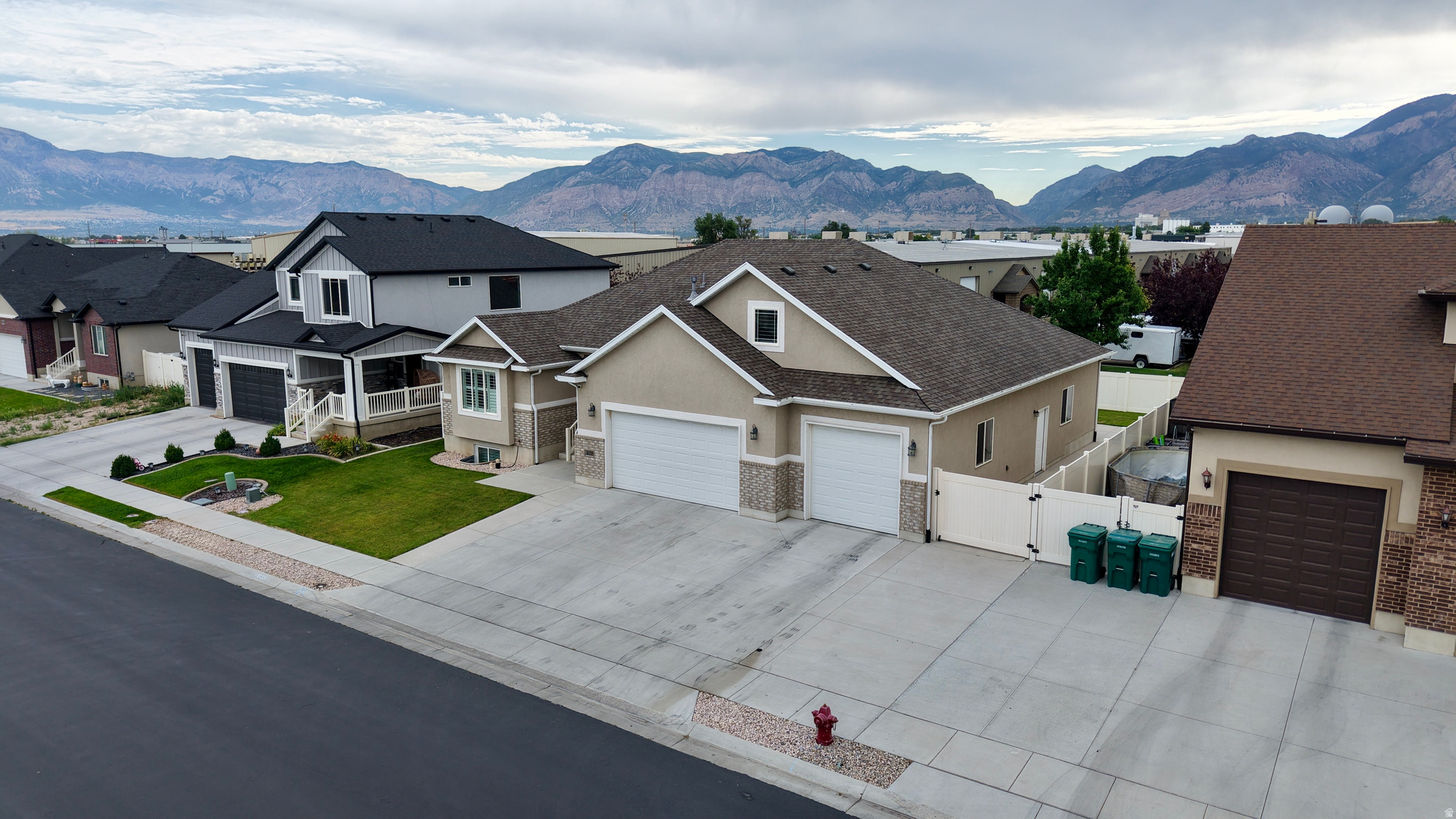 main property photo 46
