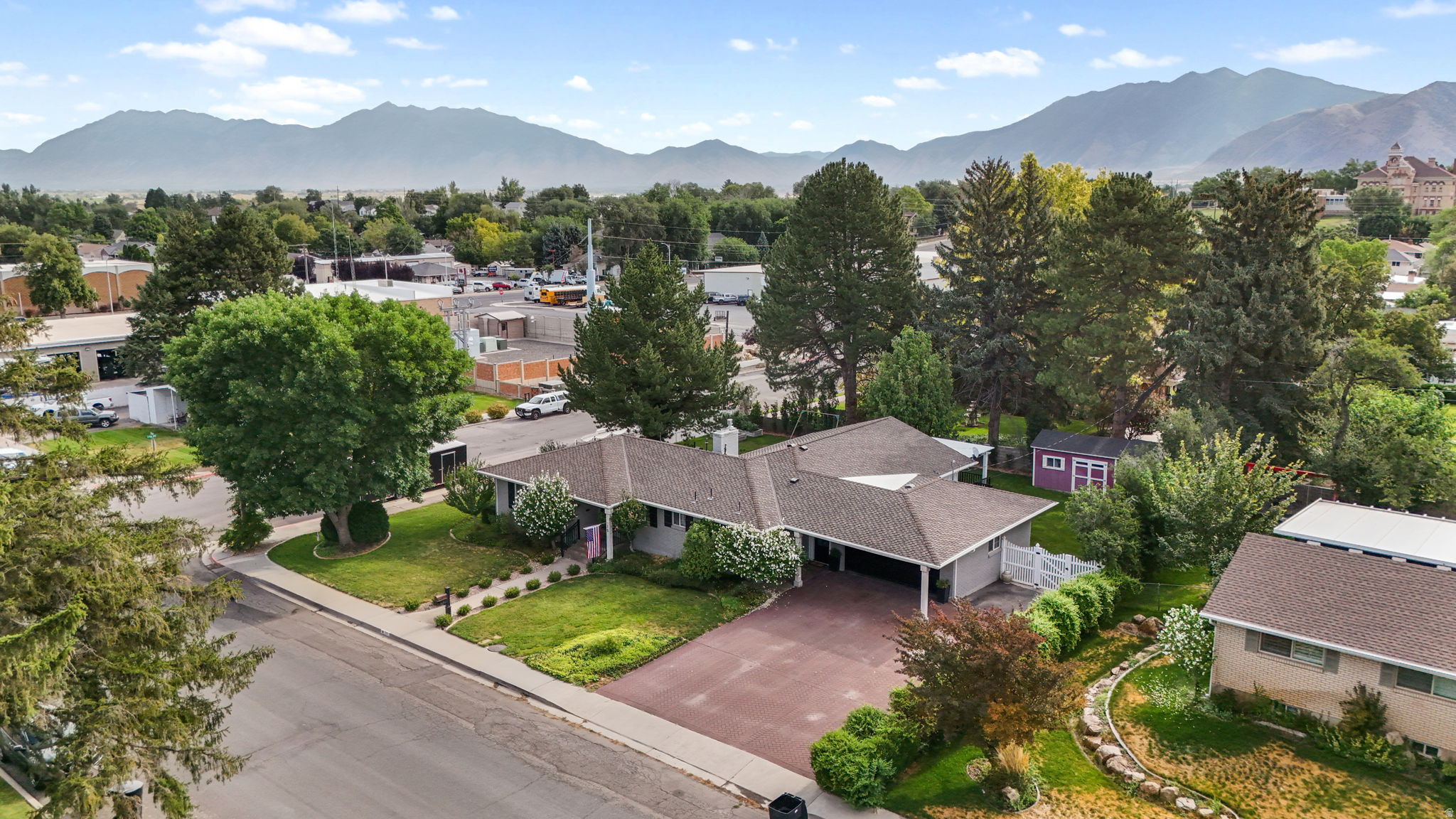 main property photo 34