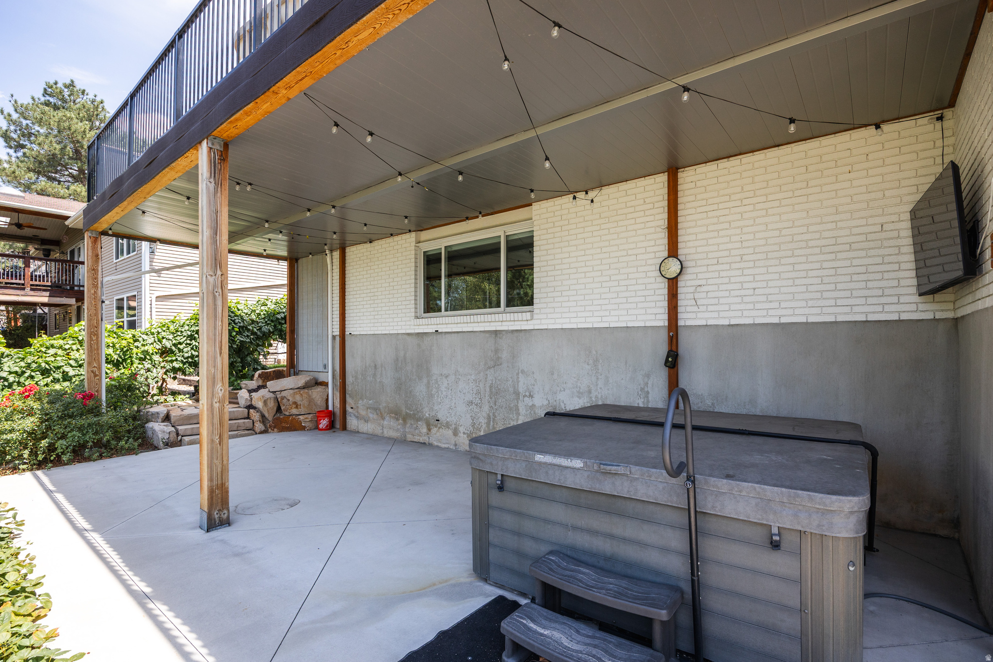 main property photo 47