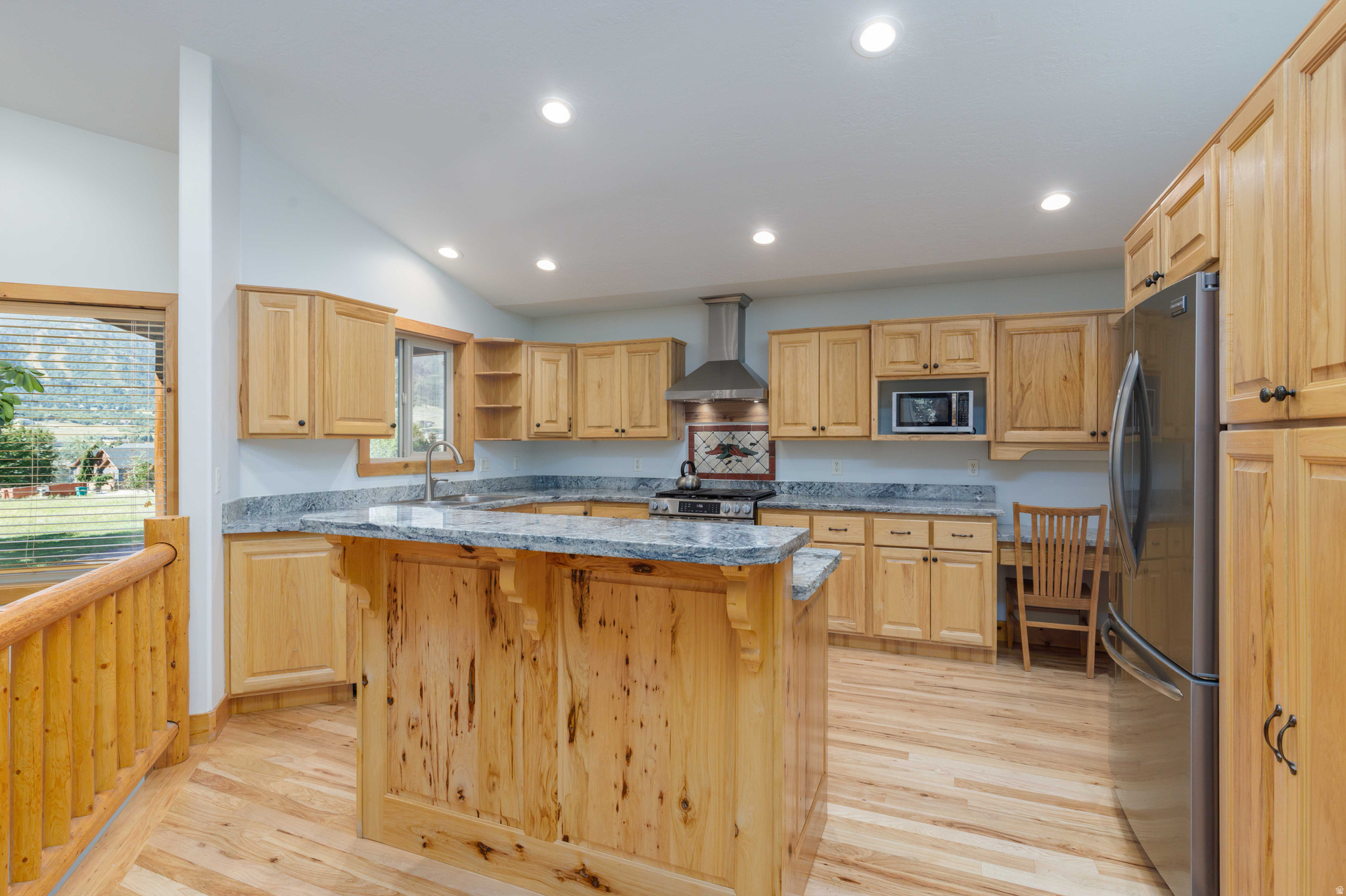 main property photo 13